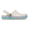 Crocs Bayaband Chevron Band Clog uniszex papucs